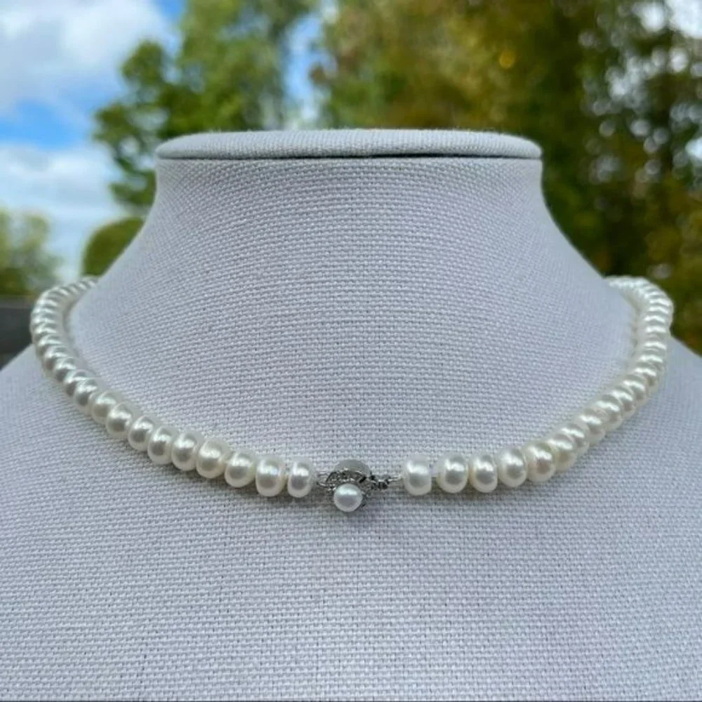 925 Sterling‎ Silver White Freshwater Pearl Necklace With Flower Shaped Clasp